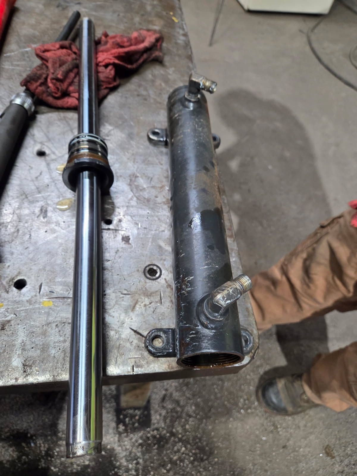 Gallery photos for Offering Hydraulic Rebuilds and Custom Hoses in Clarksville: Image #1